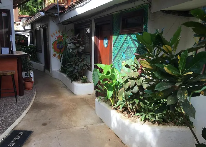 Pura Vida Hostal *