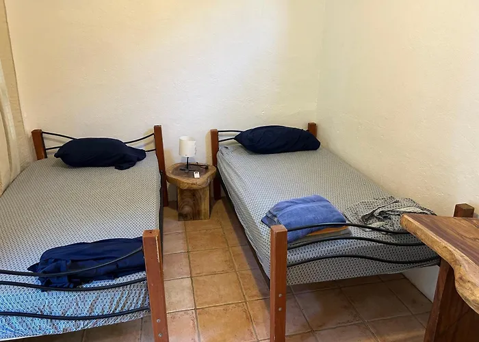 Pura Vida Hostal *