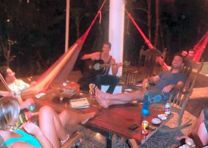 Pura Vida Hostal Tamarindo